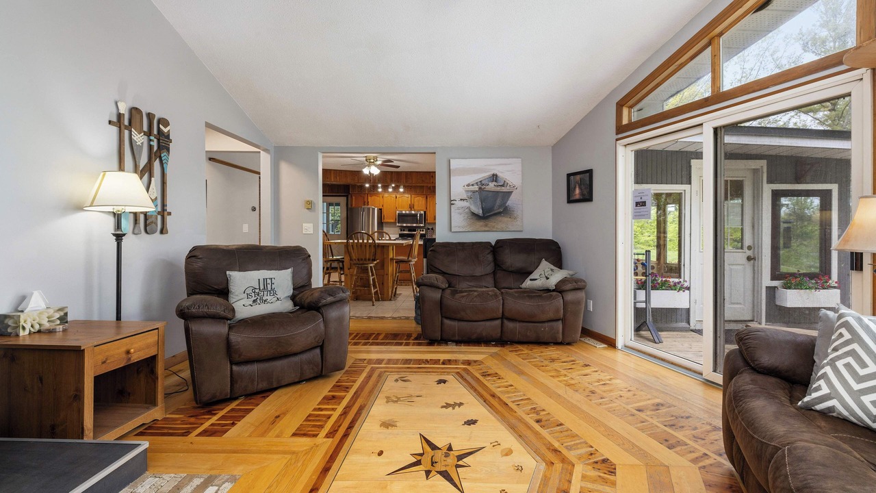 Photo of Livingroom in Central Frontenac