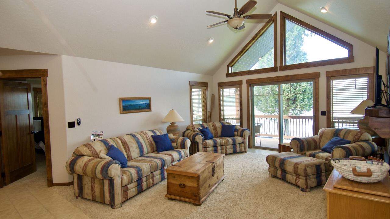 Photo of Livingroom in Big Arm