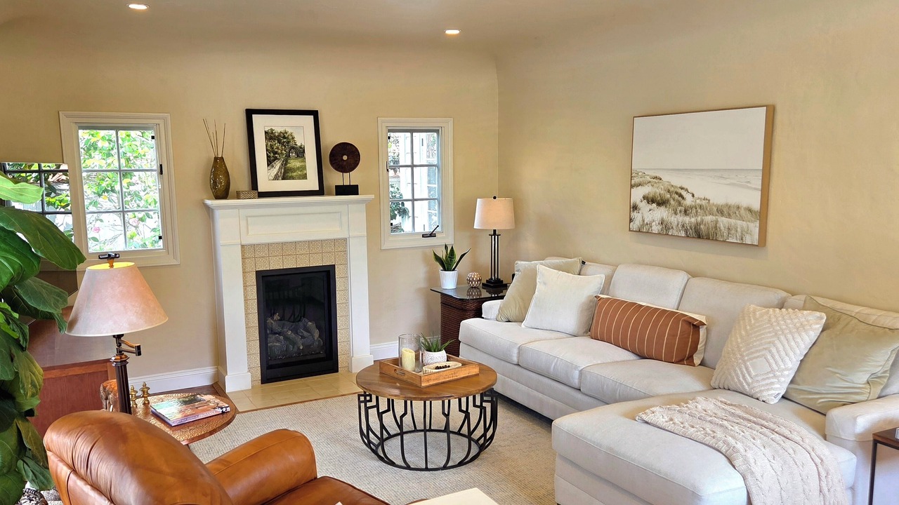 Photo of Livingroom in Village of La Jolla