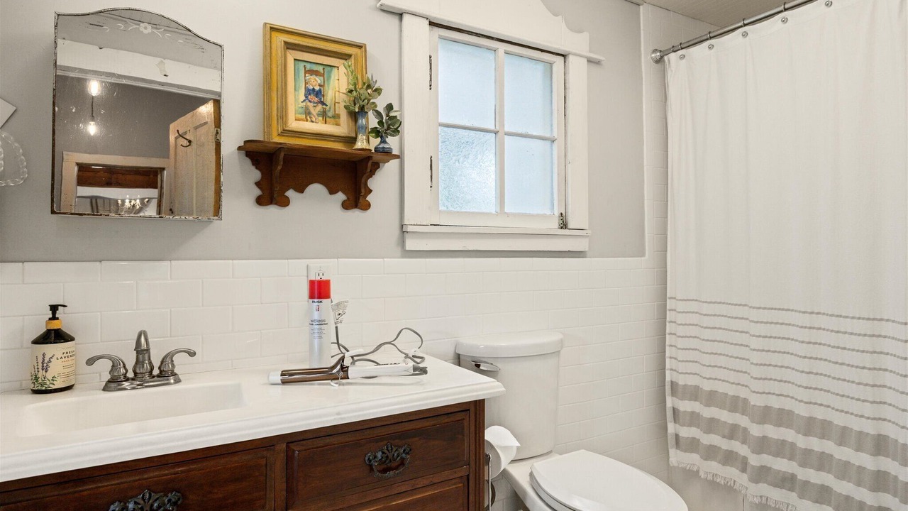Photo of Bathroom in Granbury