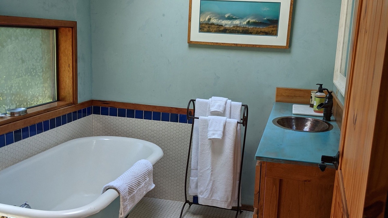 Photo of Bathroom in Gold Beach