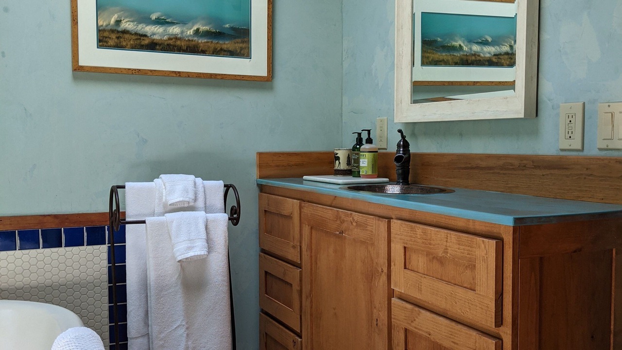 Photo of Bathroom in Gold Beach