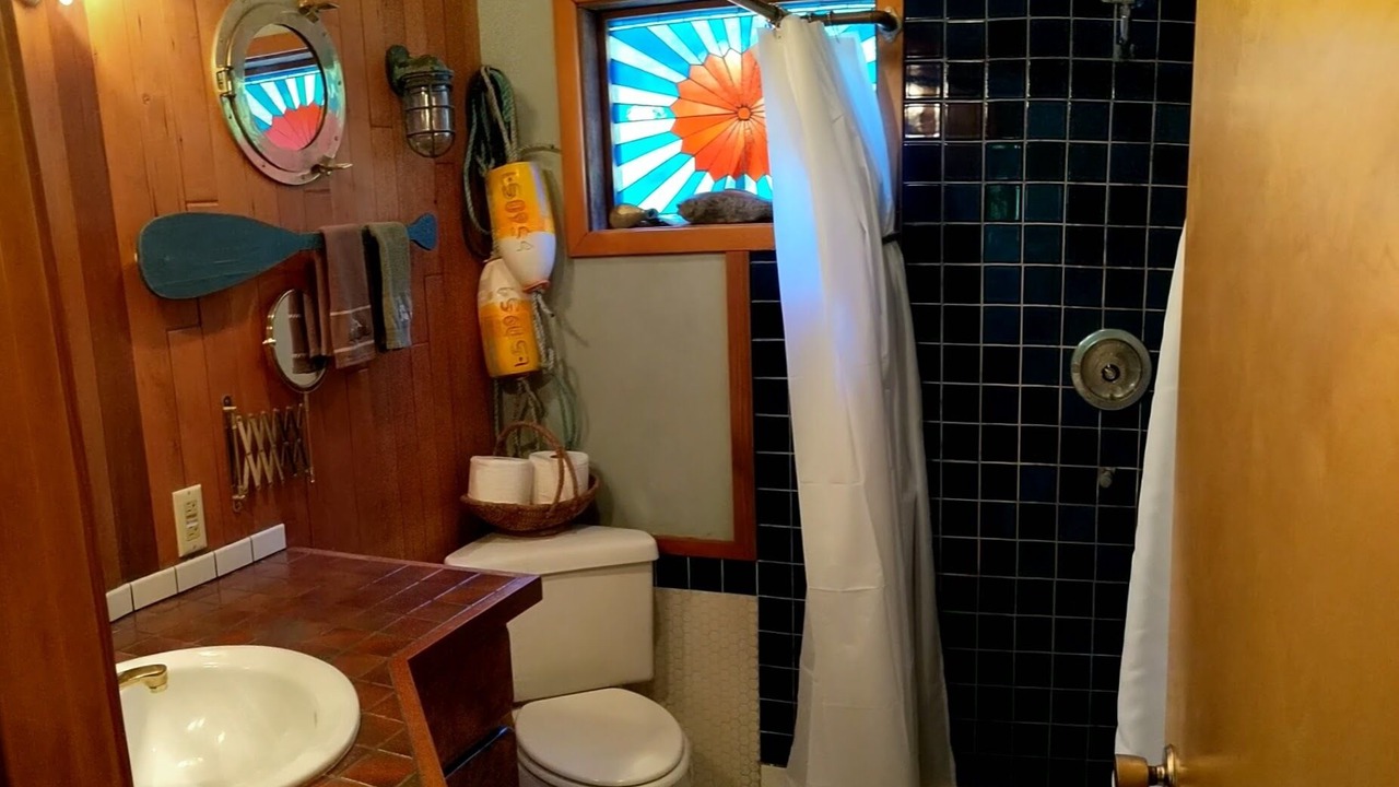 Photo of Bathroom in Gold Beach