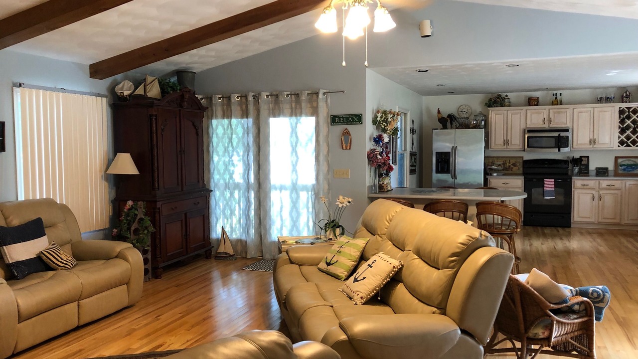Photo of Livingroom in Westlake Corner