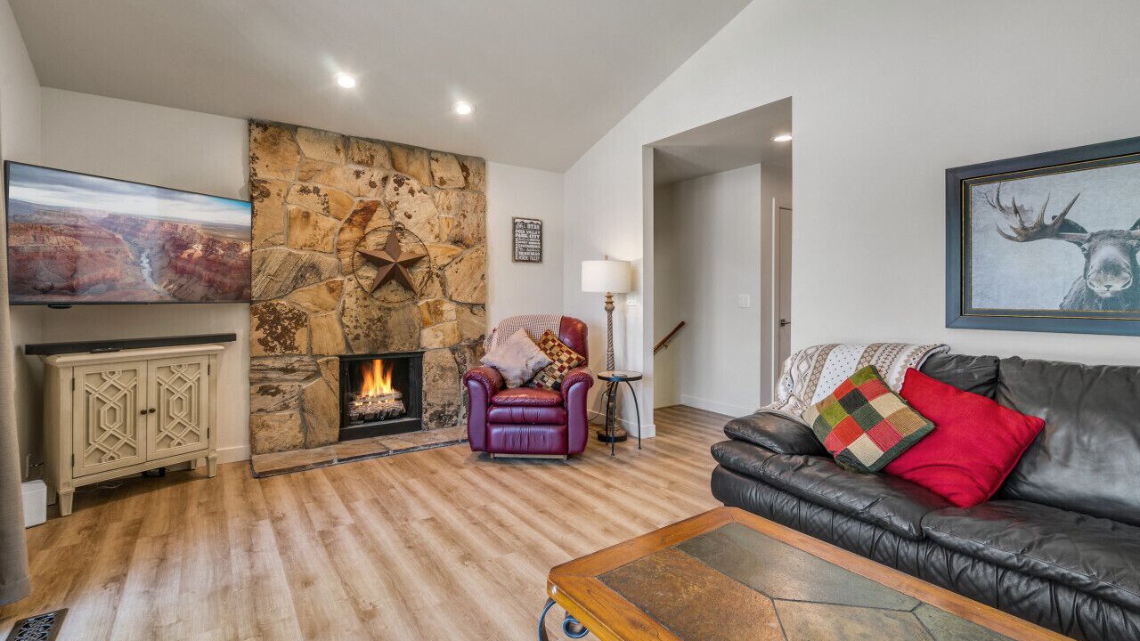Photo of Livingroom in Cottonwood Heights