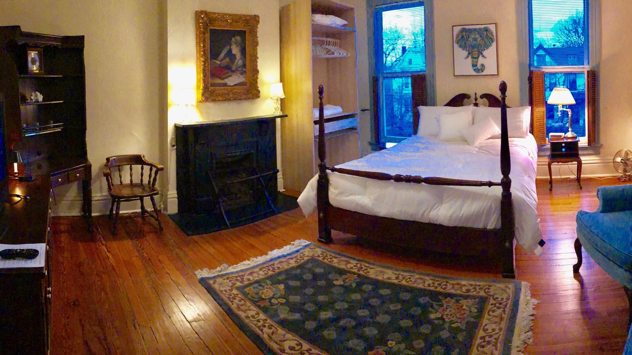 Photo of Bedroom in Downtown