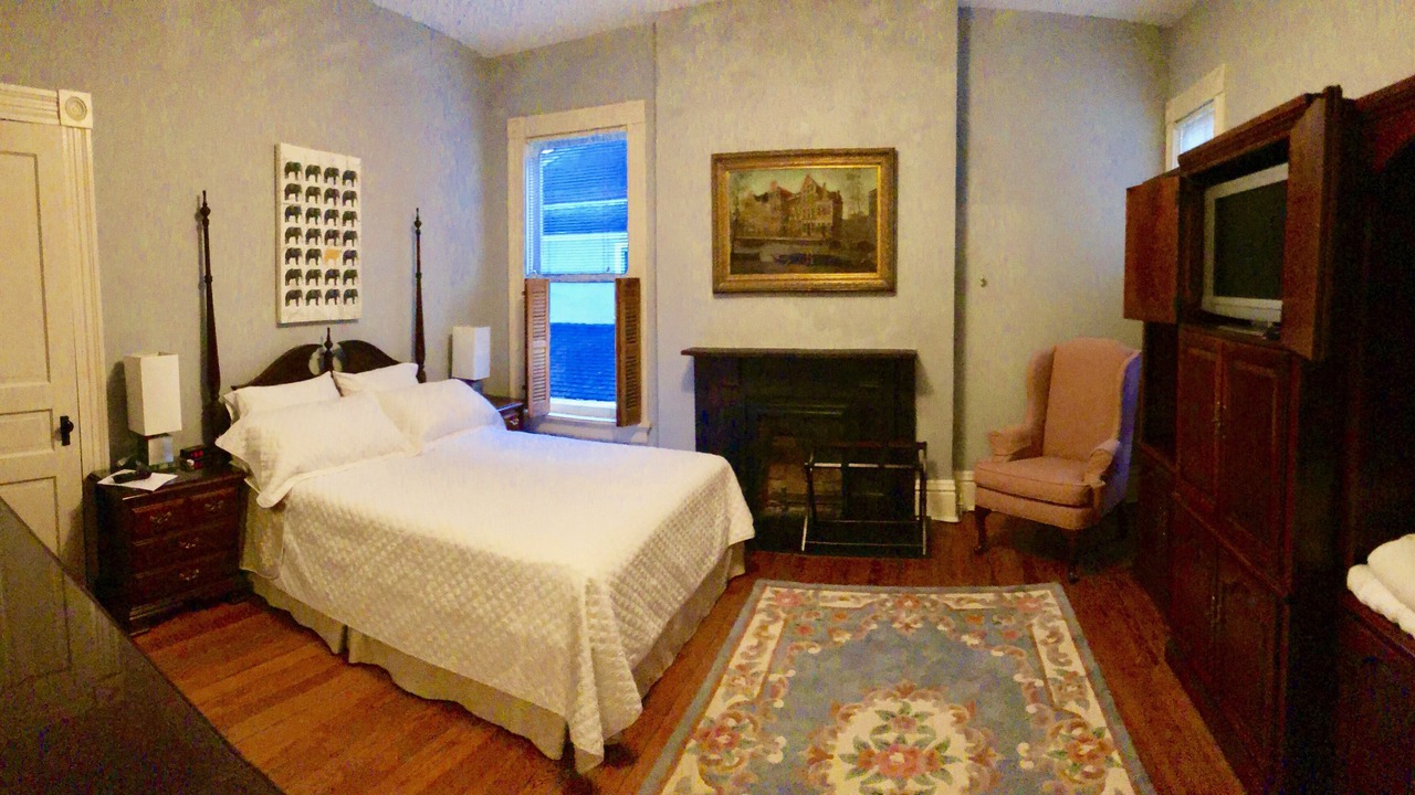Photo of Bedroom in Downtown