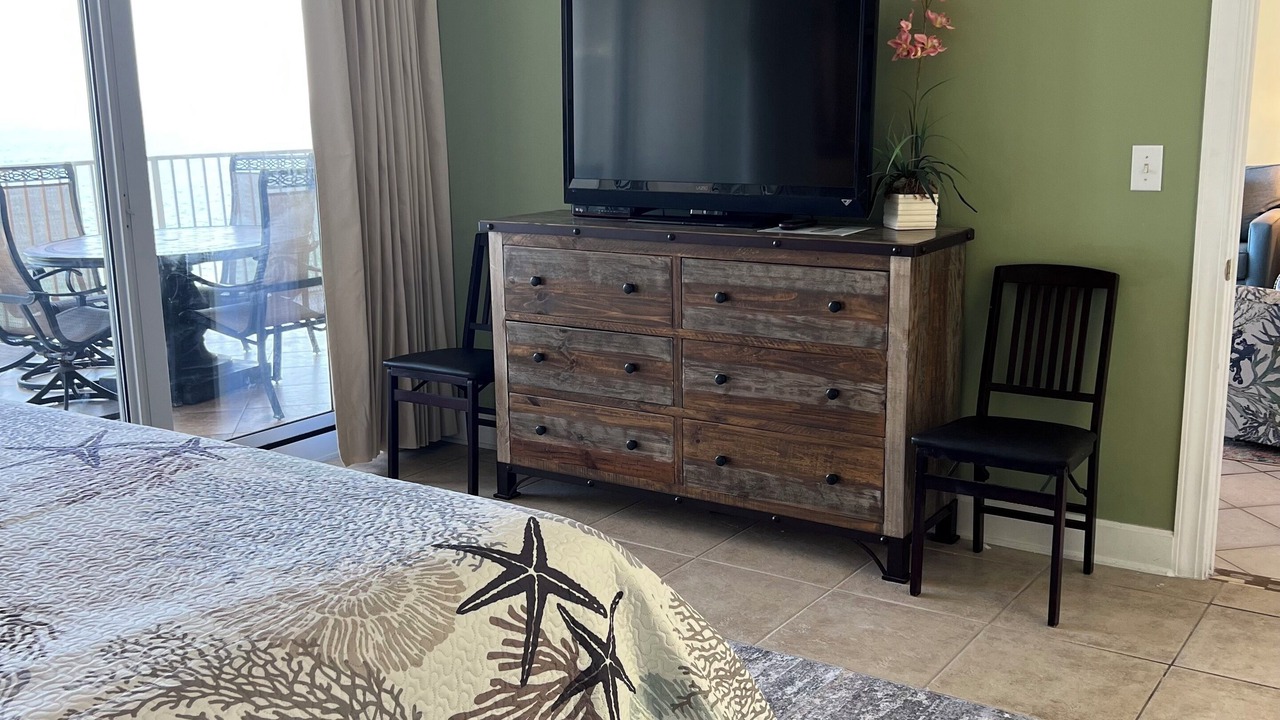 Photo of Bedroom in Orange Beach East