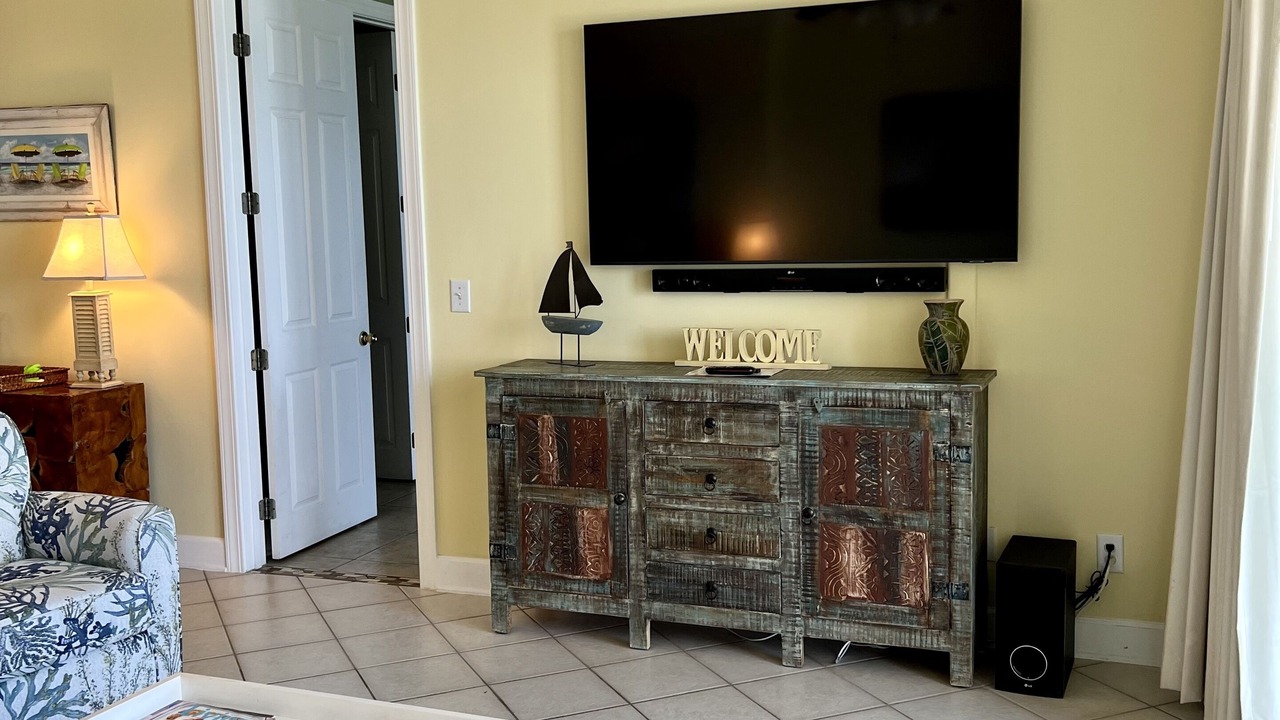 Photo of Livingroom in Orange Beach East