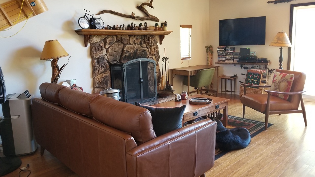 Photo of Livingroom in Arrowbear Lake