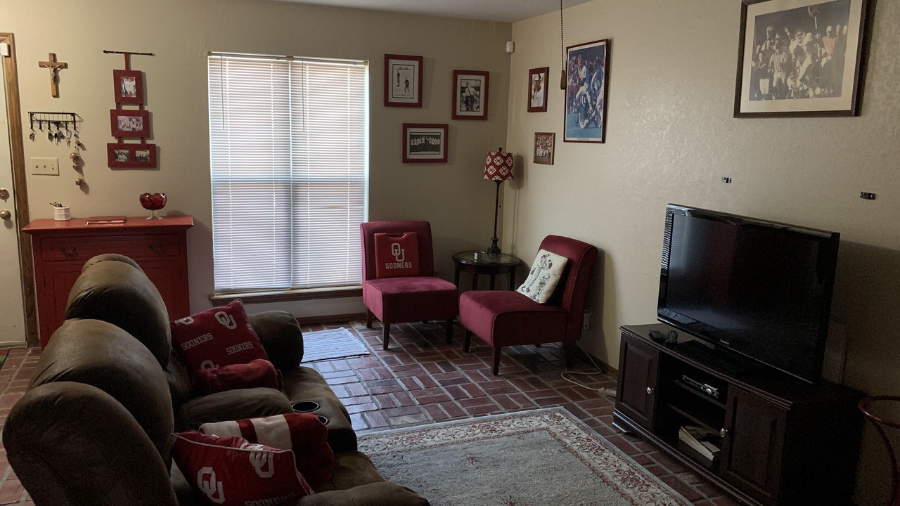 Photo of Livingroom in Norman