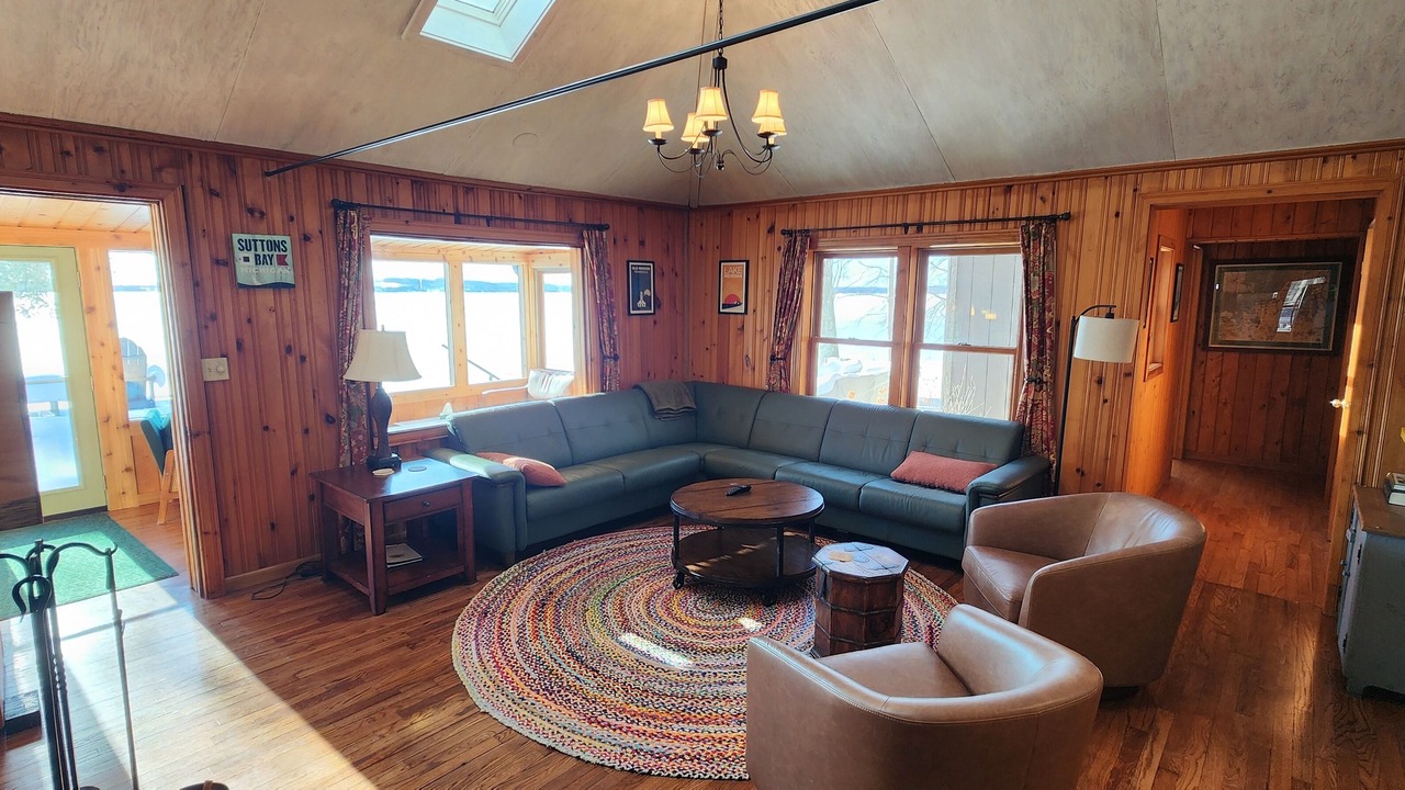 Photo of Livingroom in Suttons Bay