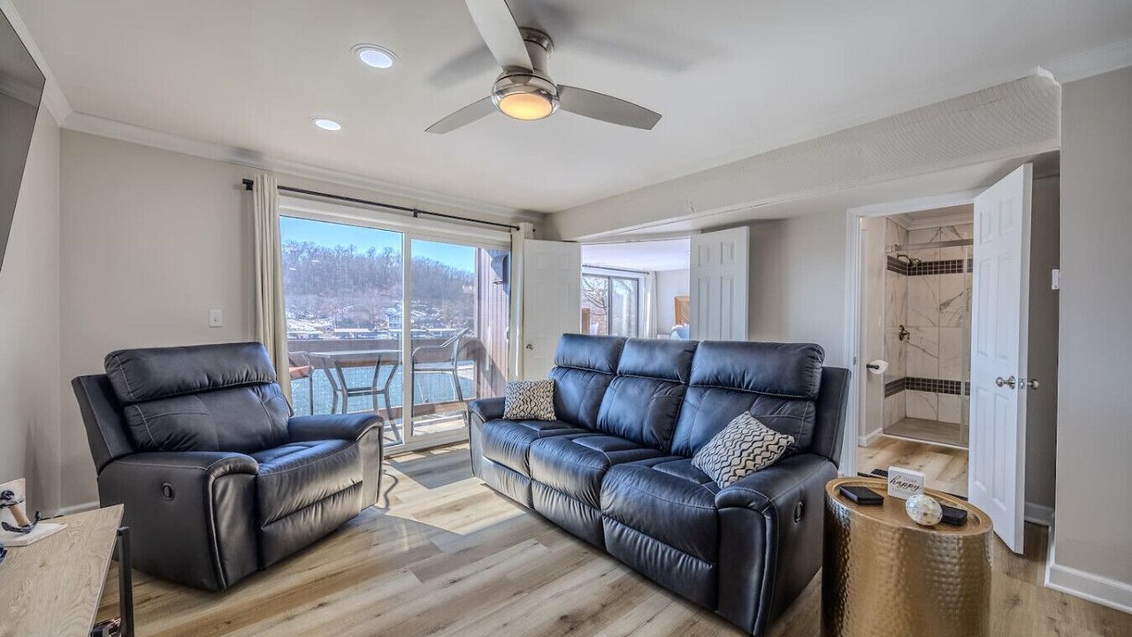 Photo of Livingroom in Osage Beach