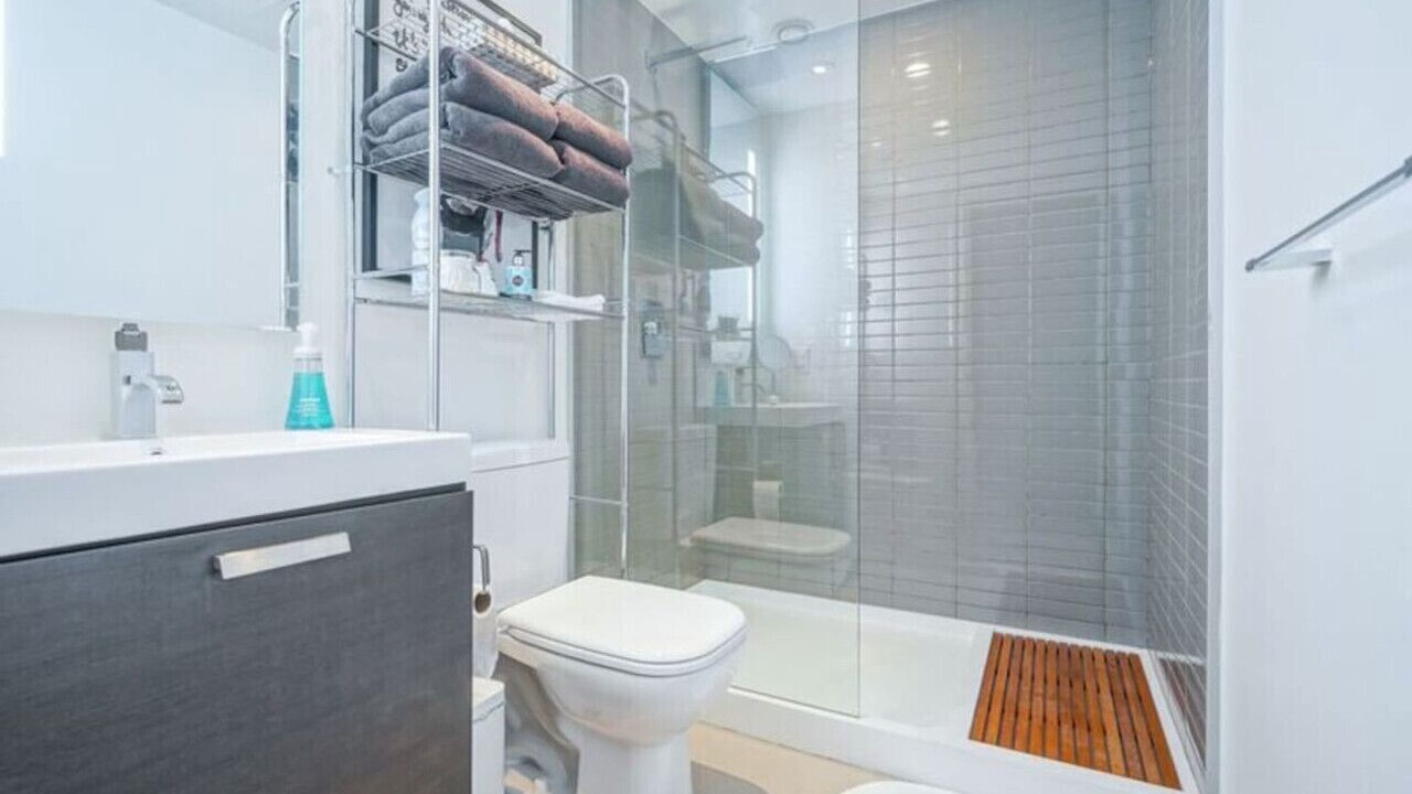 Photo of Bathroom in Wellington Place