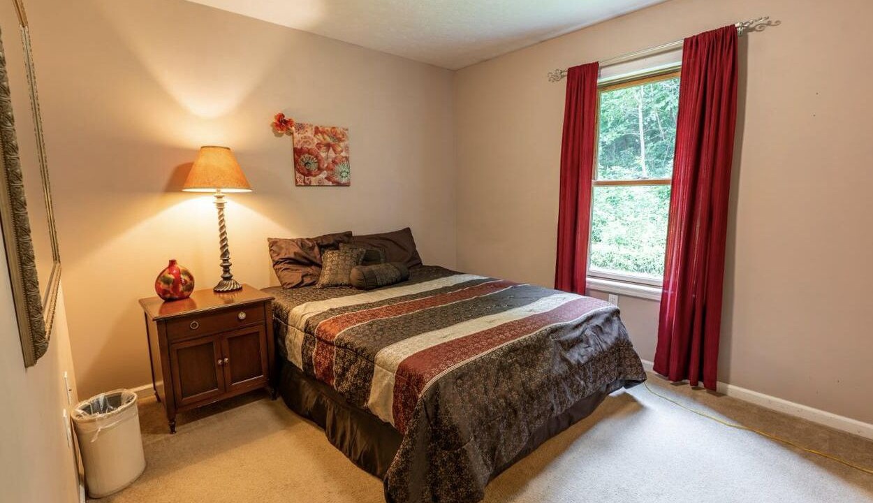 Photo of Bedroom in Confluence