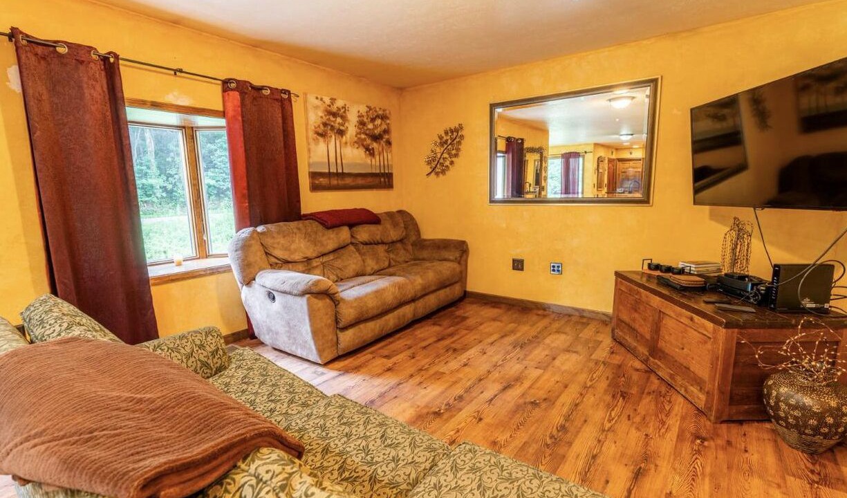 Photo of Livingroom in Confluence