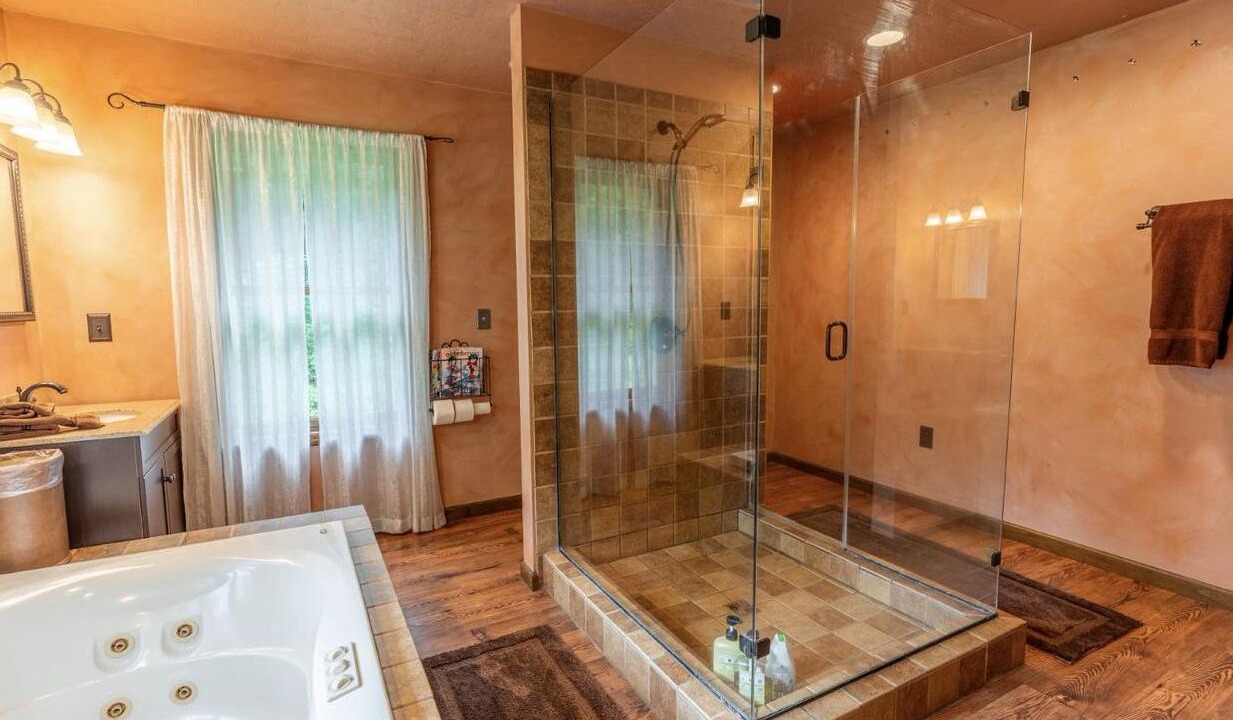 Photo of Bathroom in Confluence
