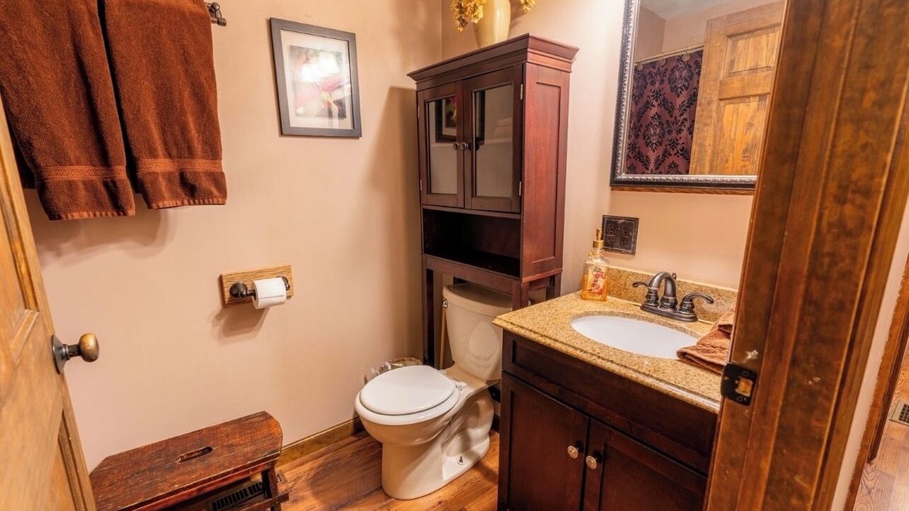 Photo of Bathroom in Confluence