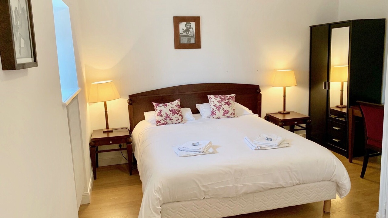 Photo of Bedroom in Saint-Coulomb
