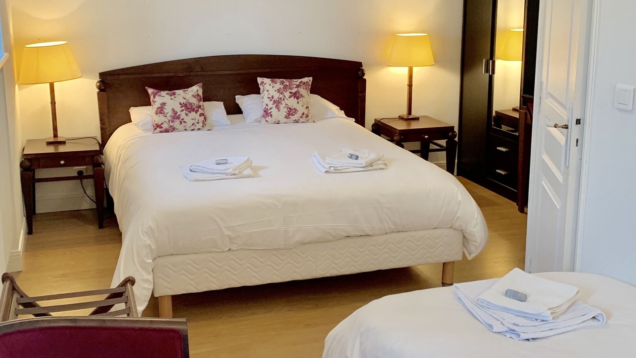 Photo of Bedroom in Saint-Coulomb