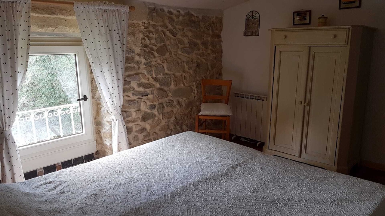Photo of Bedroom in Albas