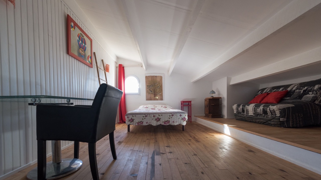 Photo of Bedroom in Generac