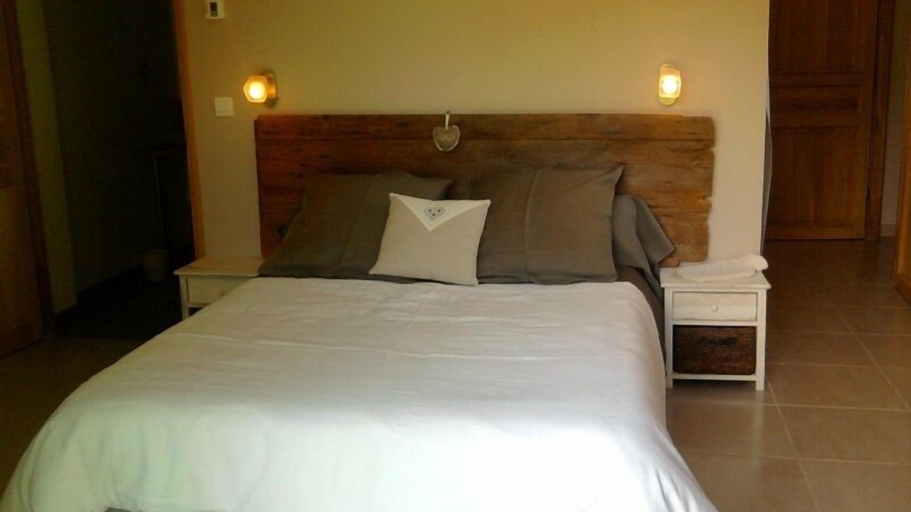 Photo of Bedroom in Campan