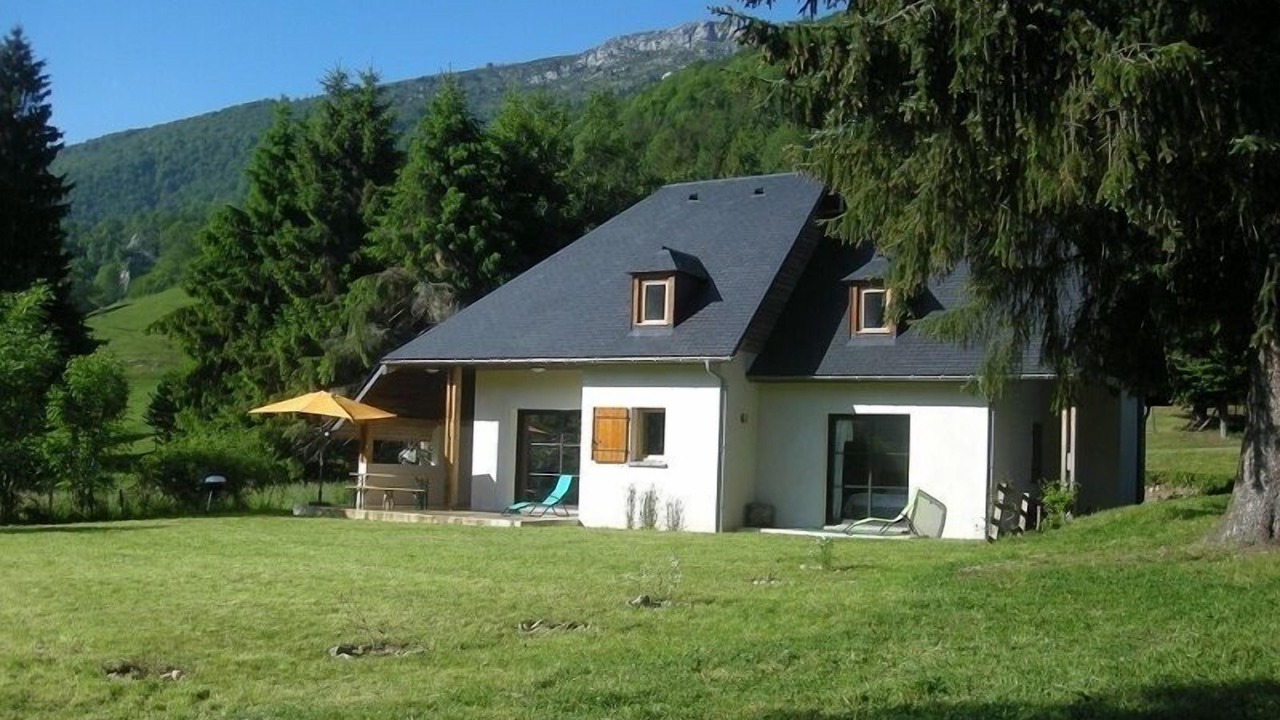 Photo of Outdoor in Campan