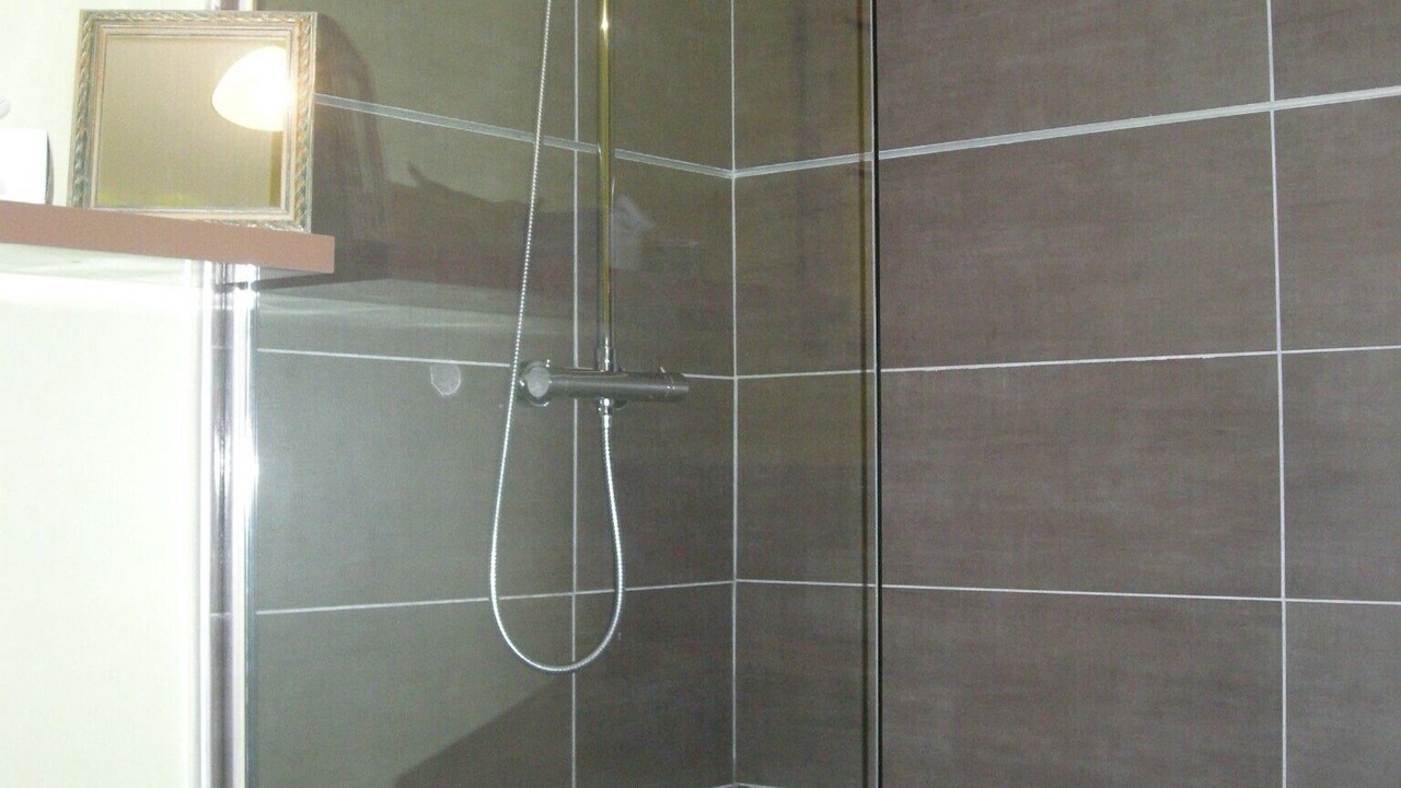 Photo of Bathroom in Campan