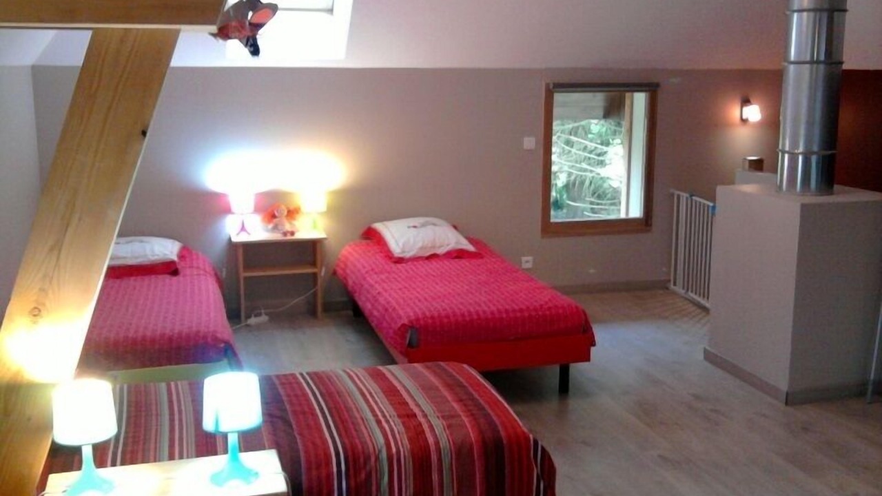 Photo of Bedroom in Campan