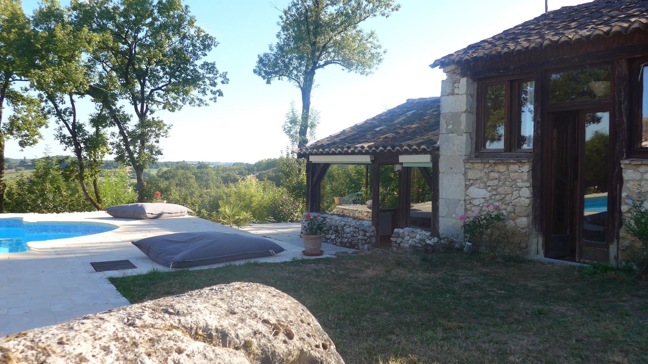 Photo of Patio Balcony in Tourliac