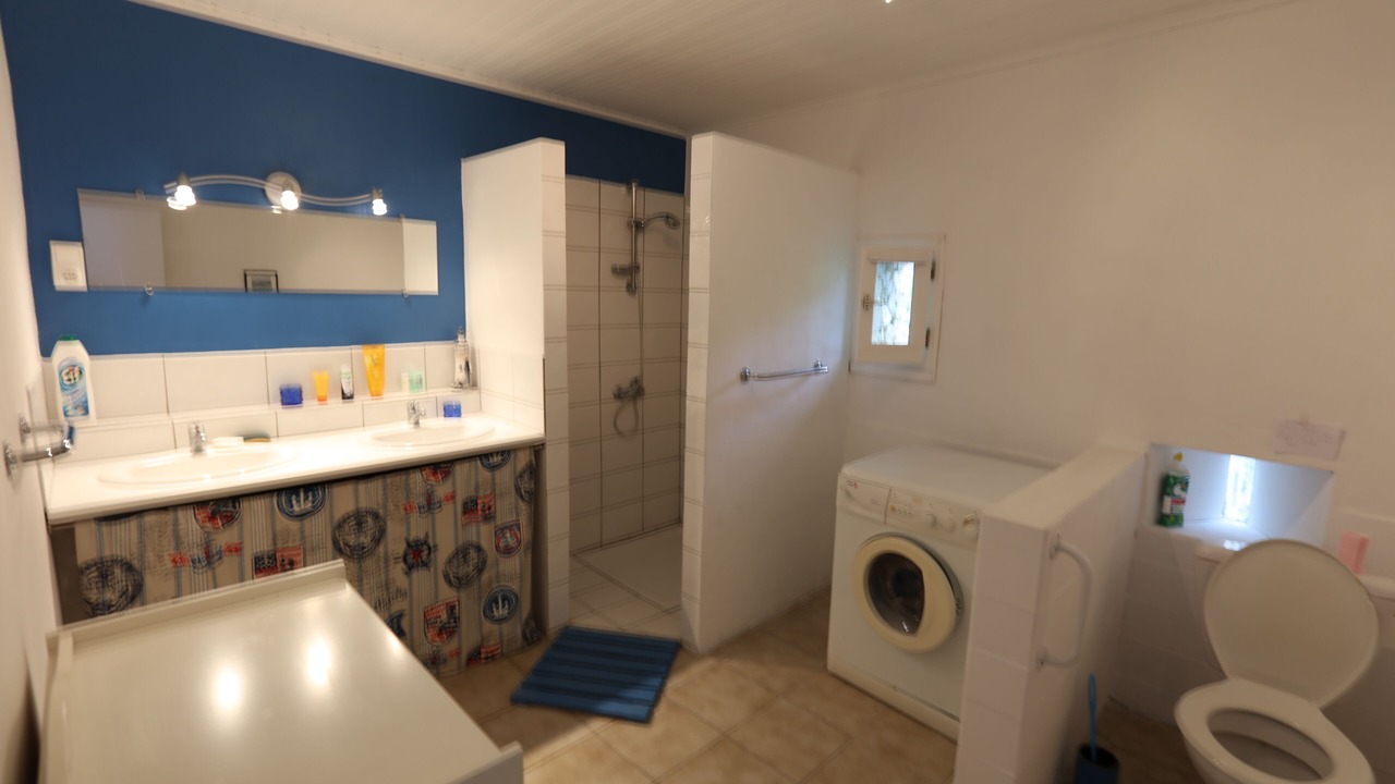 Photo of Bathroom in Tourliac