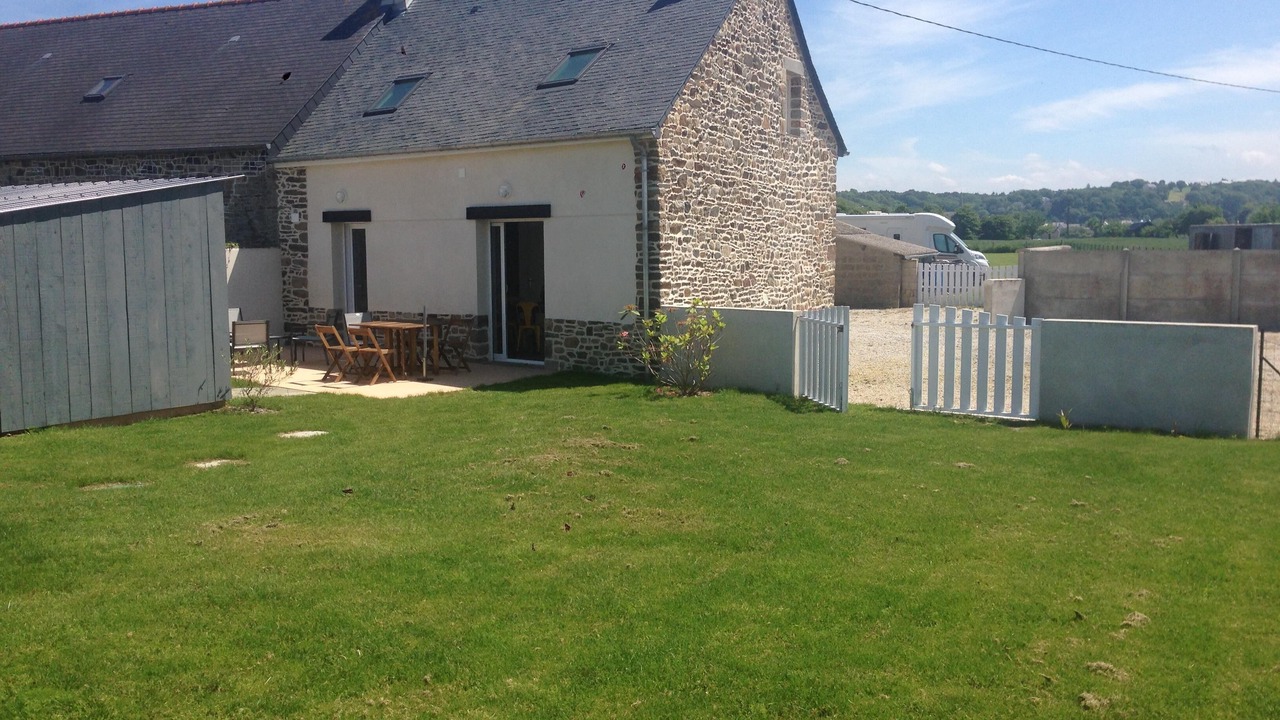 Photo of Outdoor in Saint-Broladre