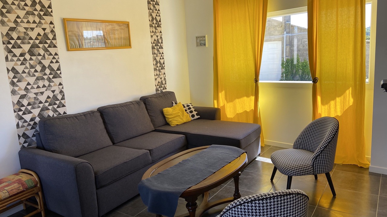 Photo of Livingroom in Saint-Broladre