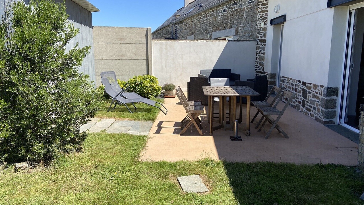 Photo of Outdoor in Saint-Broladre