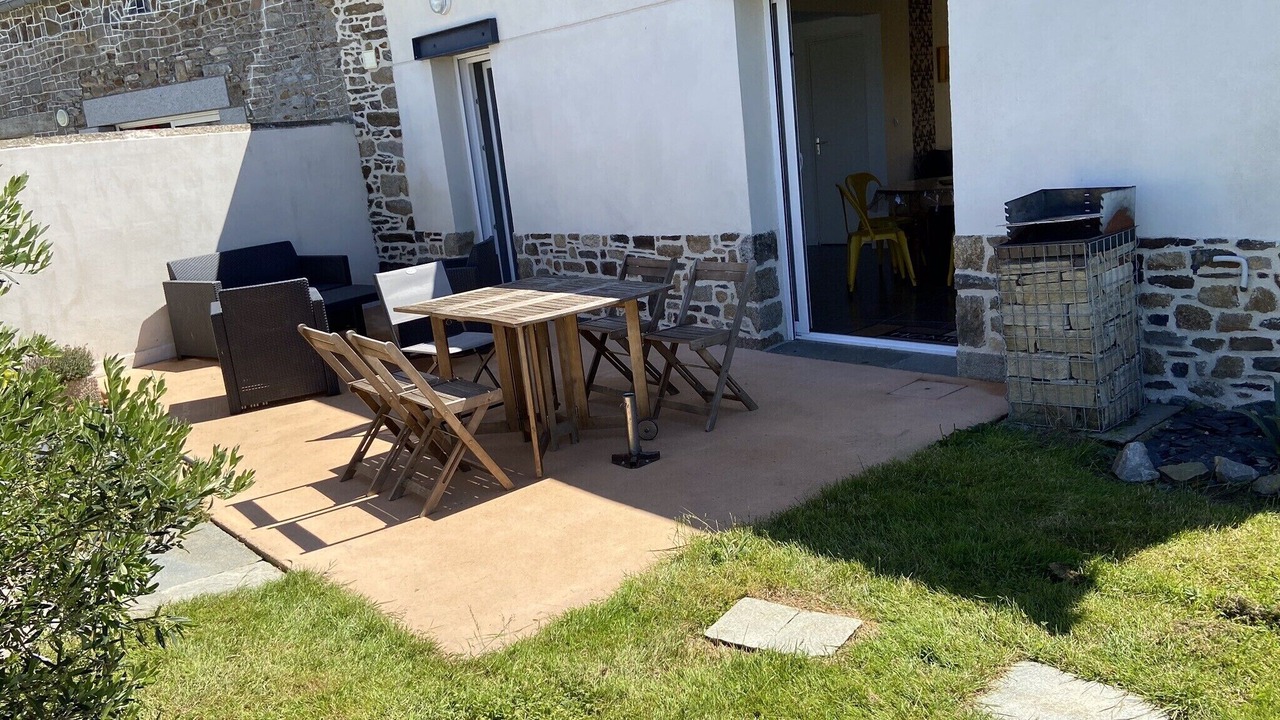 Photo of Outdoor in Saint-Broladre