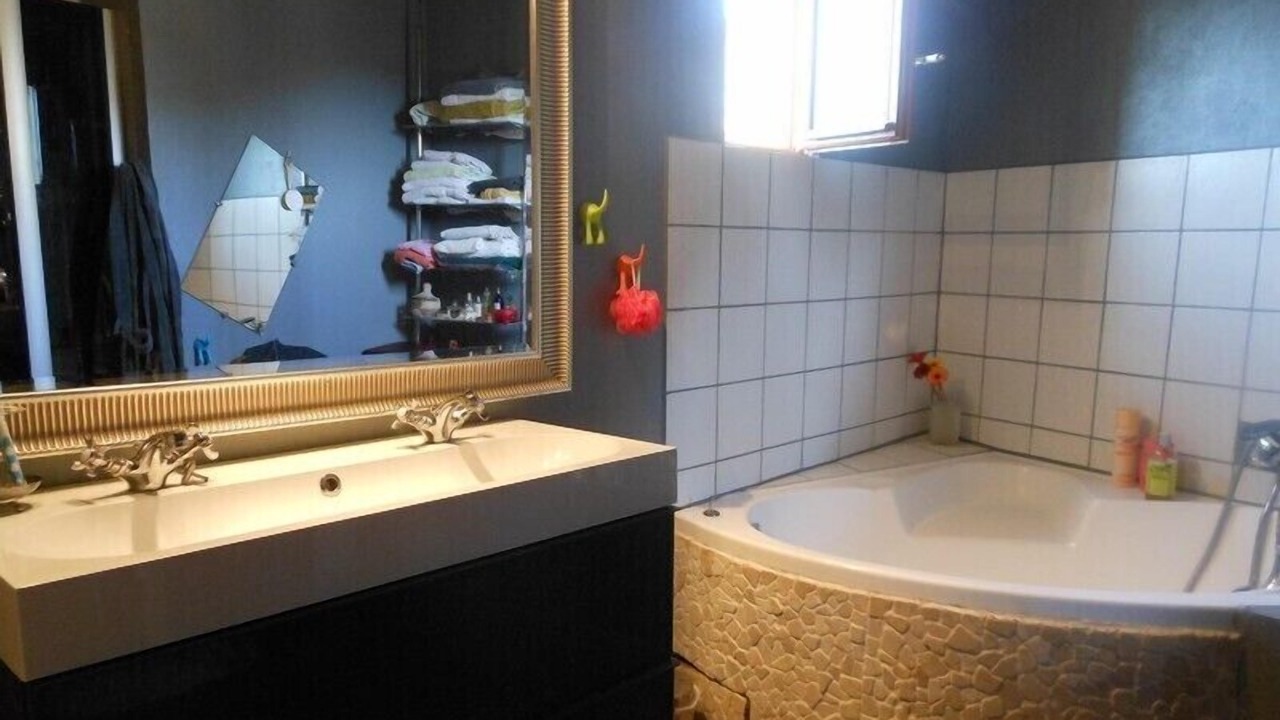 Photo of Bathroom in Roquefort-des-Corbieres