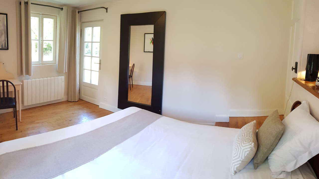 Photo of Bedroom in Les Baux-Sainte-Croix
