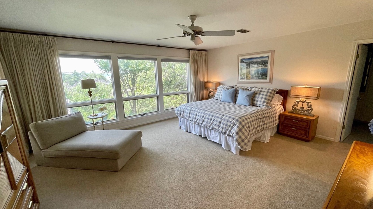 Photo of Bedroom in Lakeway