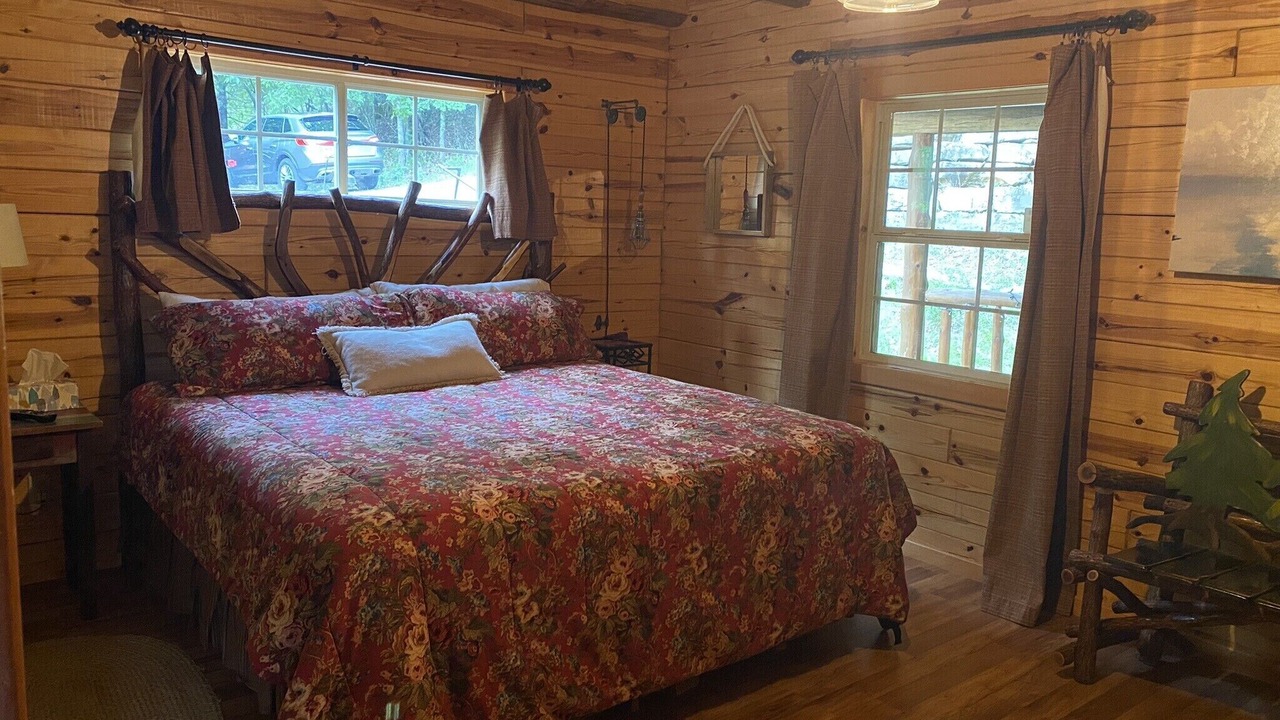 Photo of Bedroom in Sylvan Shores