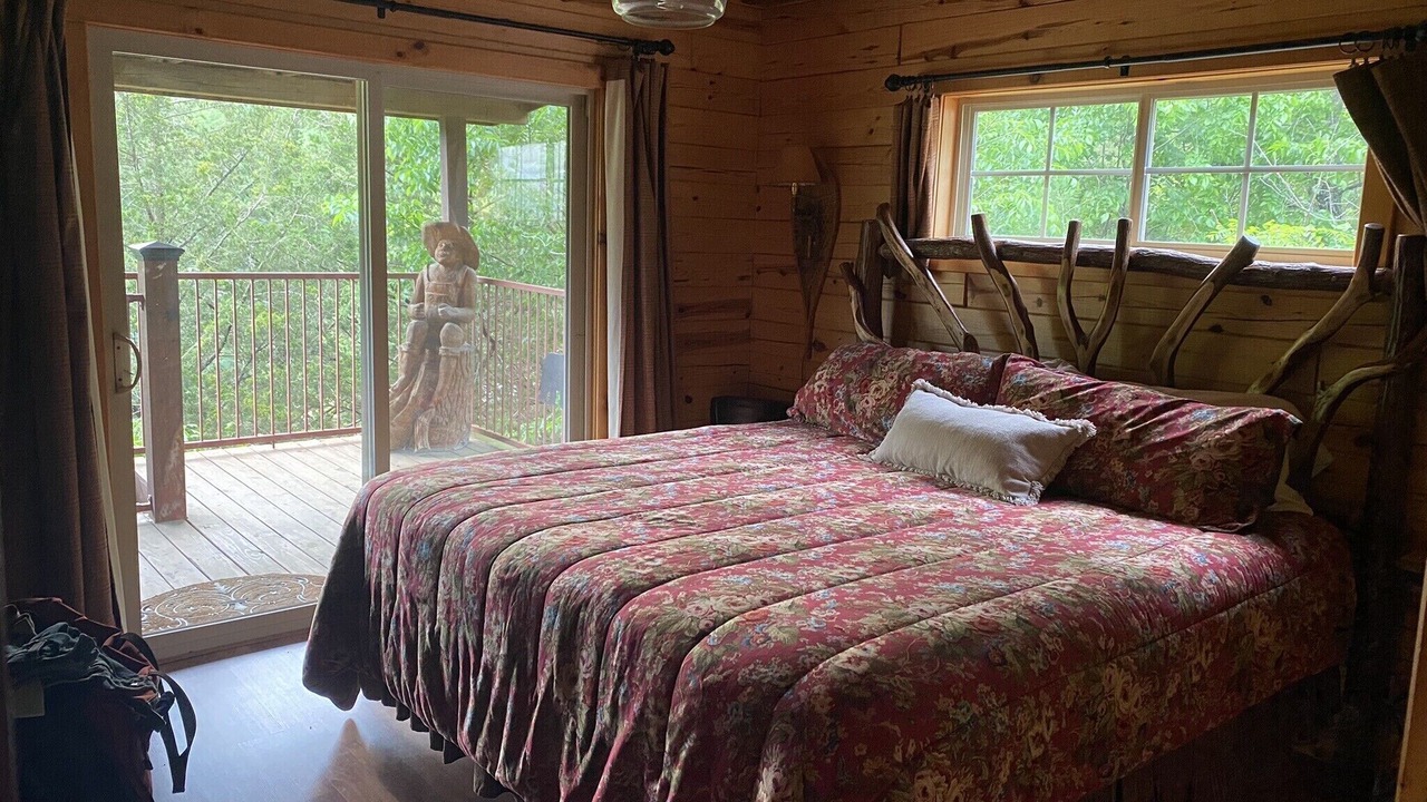 Photo of Bedroom in Sylvan Shores