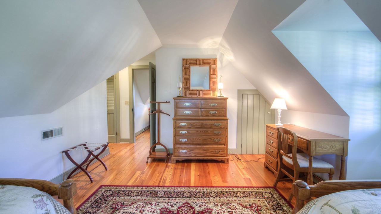 Photo of Bedroom in Orange