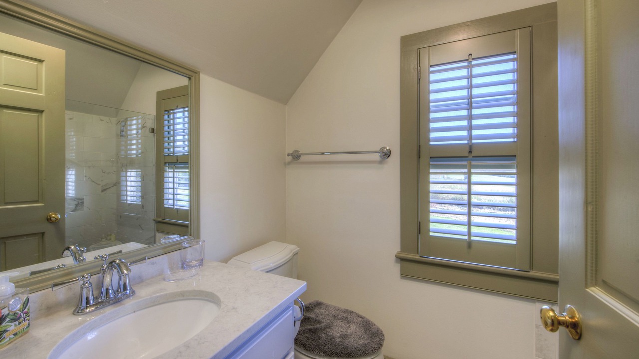Photo of Bathroom in Orange