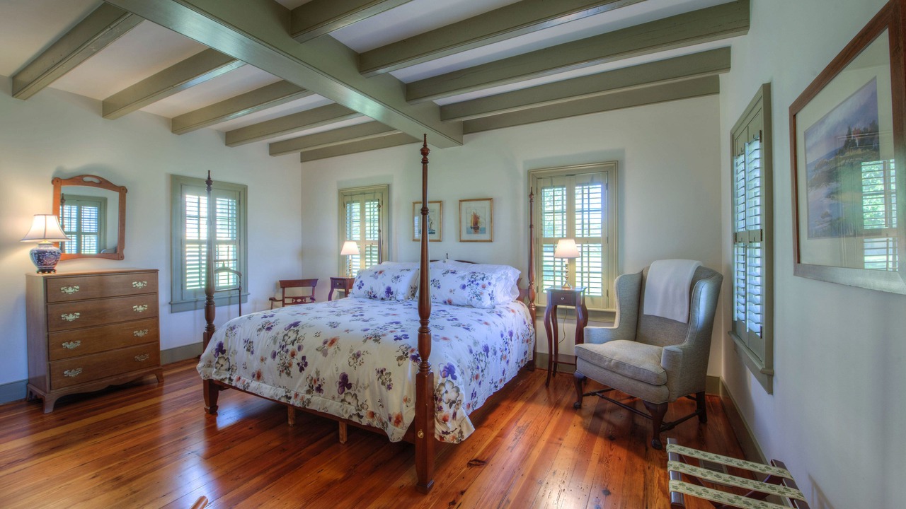 Photo of Bedroom in Orange