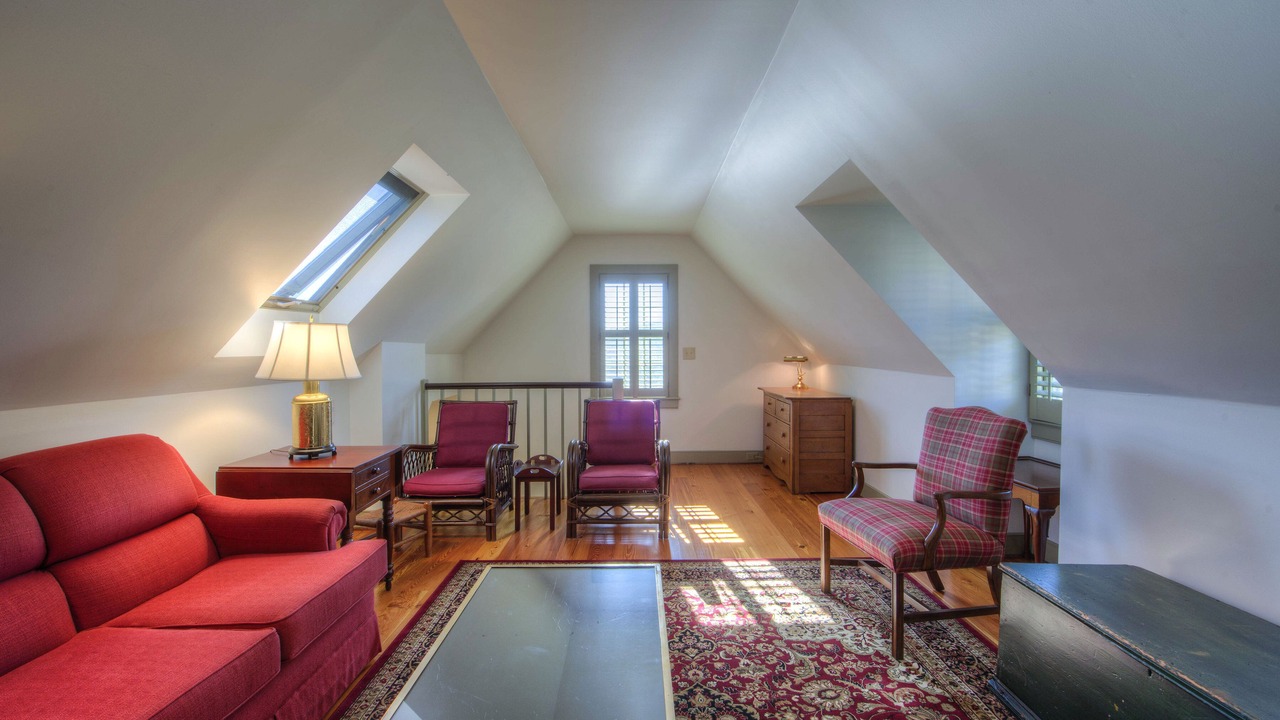 Photo of Livingroom in Orange
