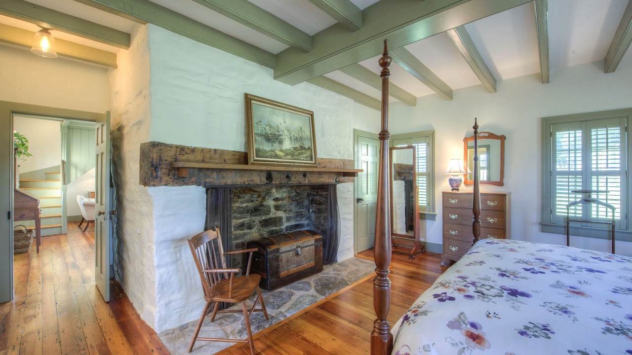 Photo of Bedroom in Orange