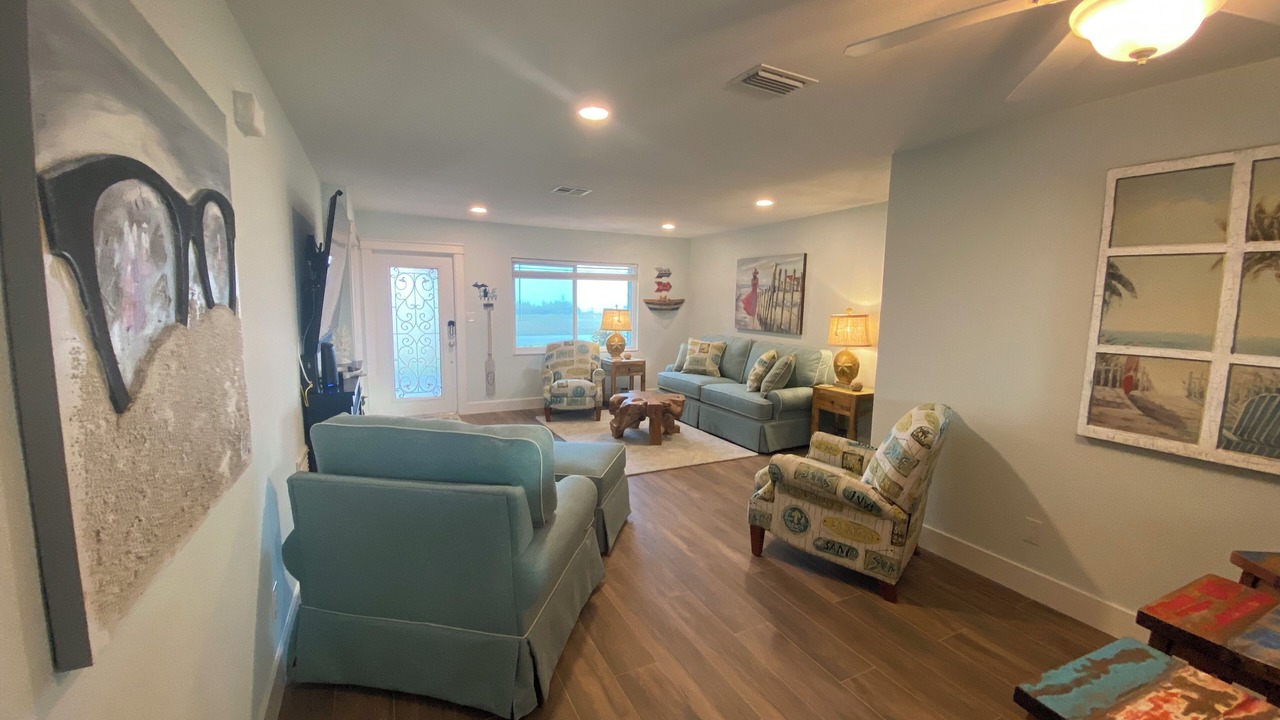 Photo of Livingroom in Hudson Beach Estates