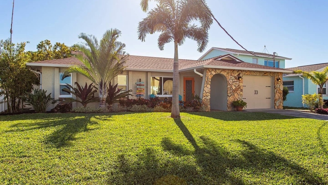 Photo of Outdoor in Hudson Beach Estates