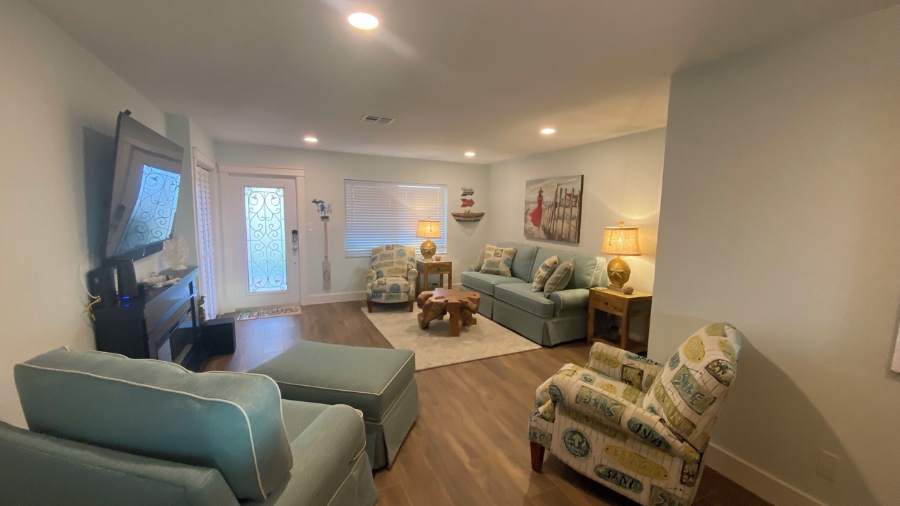 Photo of Livingroom in Hudson Beach Estates