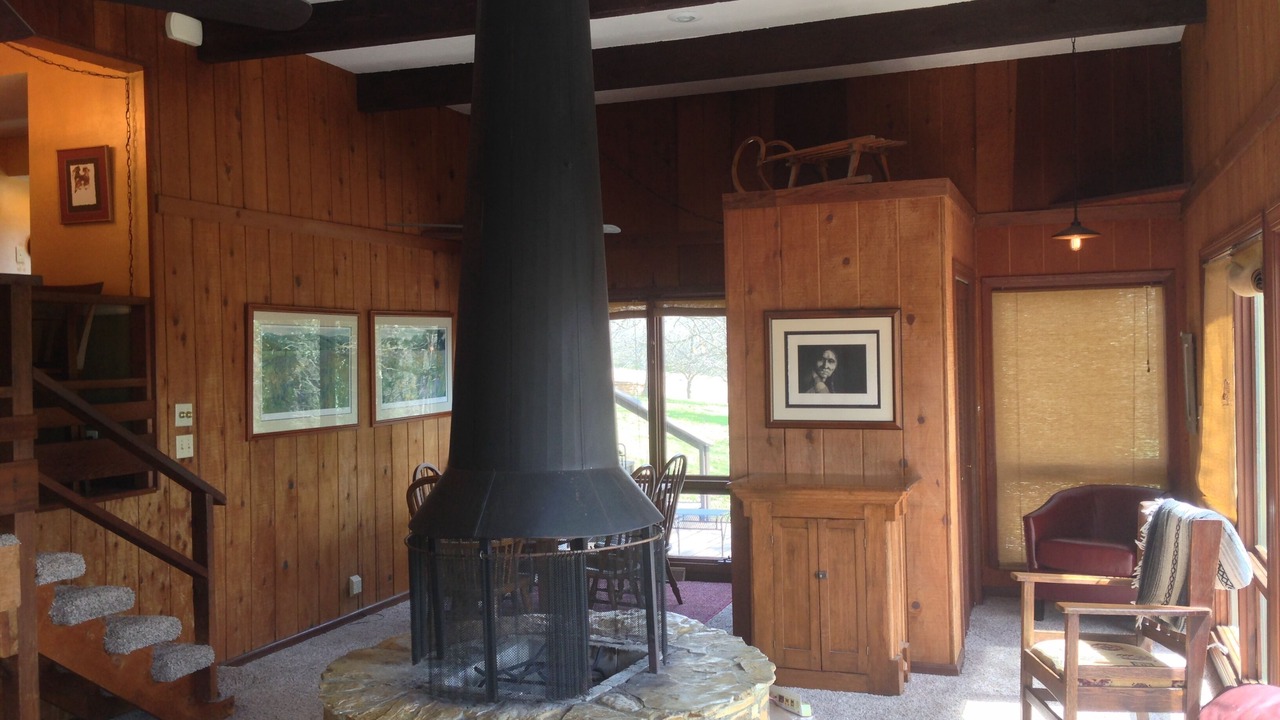Photo of Livingroom in Halfway